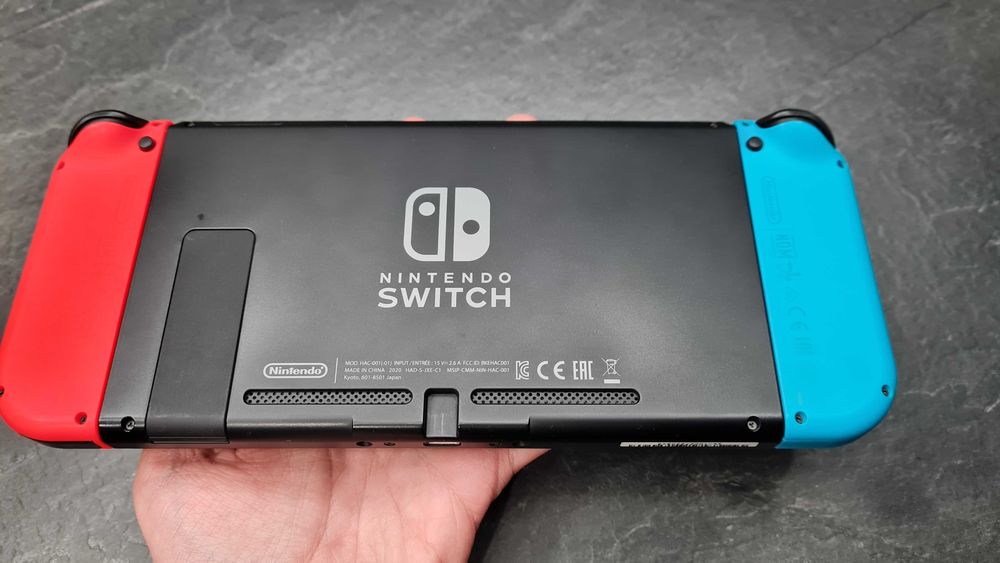 Konsola Nintendo switch plus dwie gry edycja pudełkowa