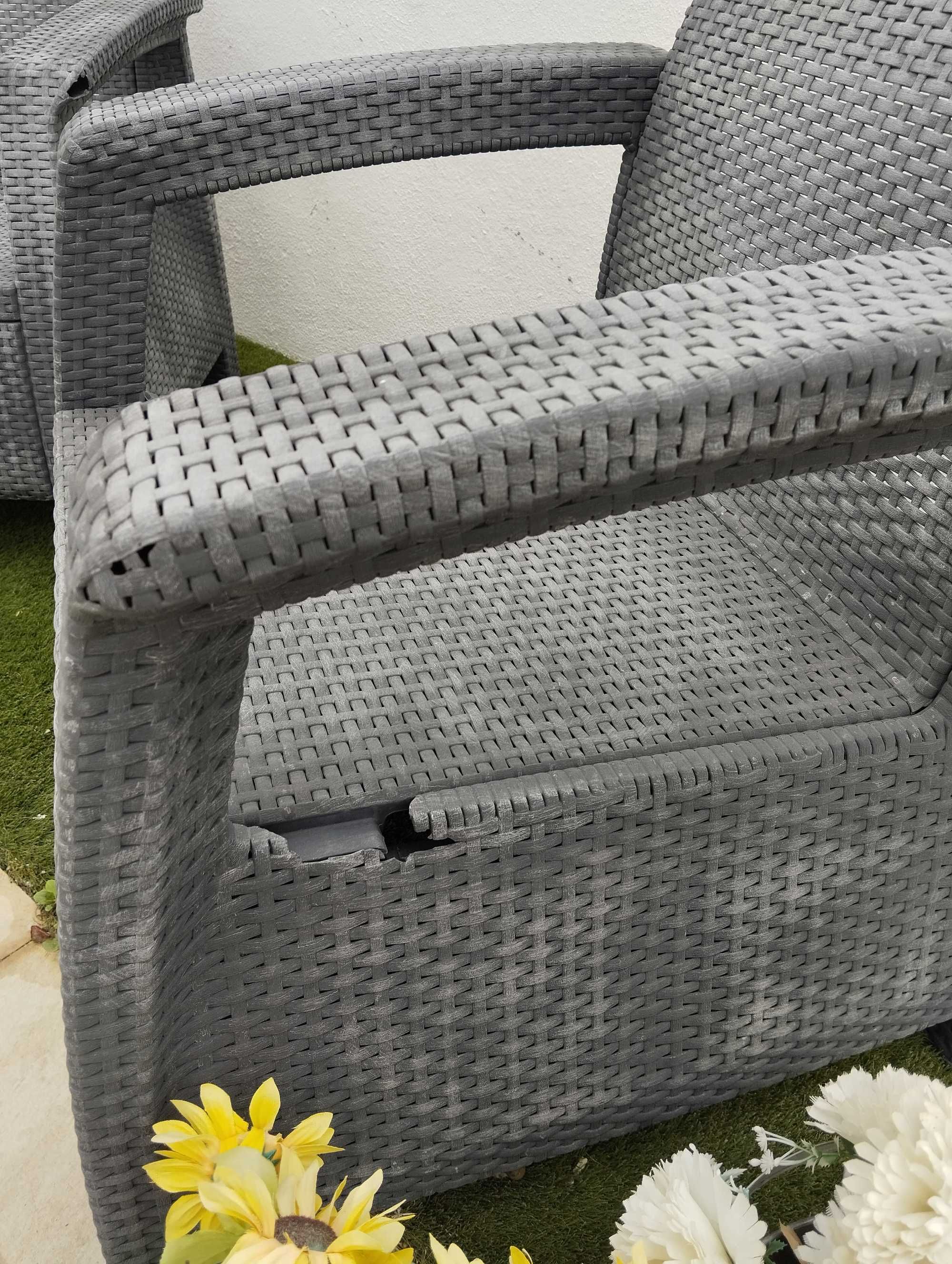 Conjunto Sofás com Mesa - Exterior