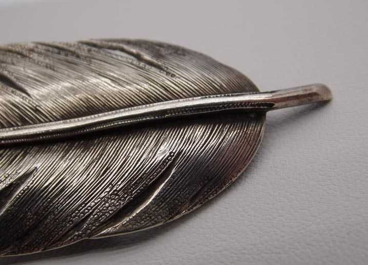 Antyczna srebrna broszka liść listek.