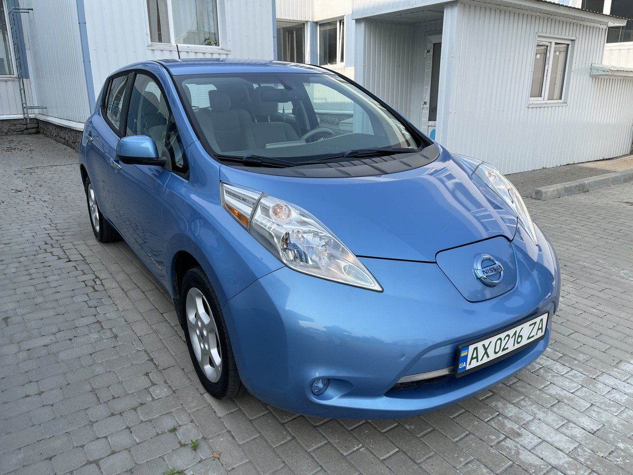 Продам Nissan Leaf
