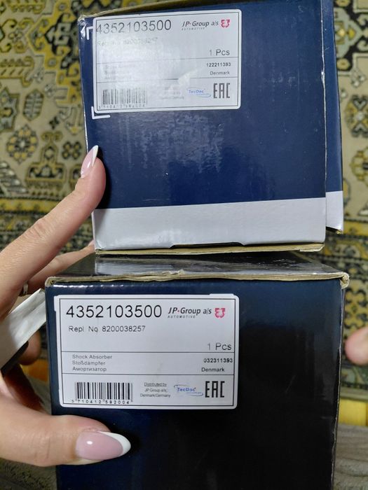 Задние амортизаторы на  Renault Megan 2+сайлентблок балки