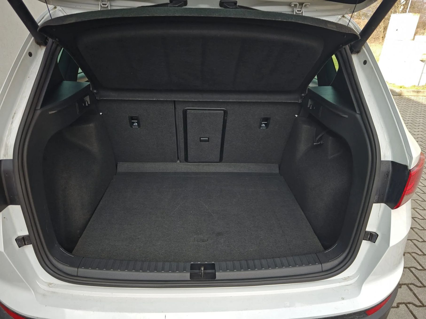 Seat Ateca Rezerwacja do 5.07/Panorama/ Kamery 360 / Webasto / 4X4 / Serwis / Hak