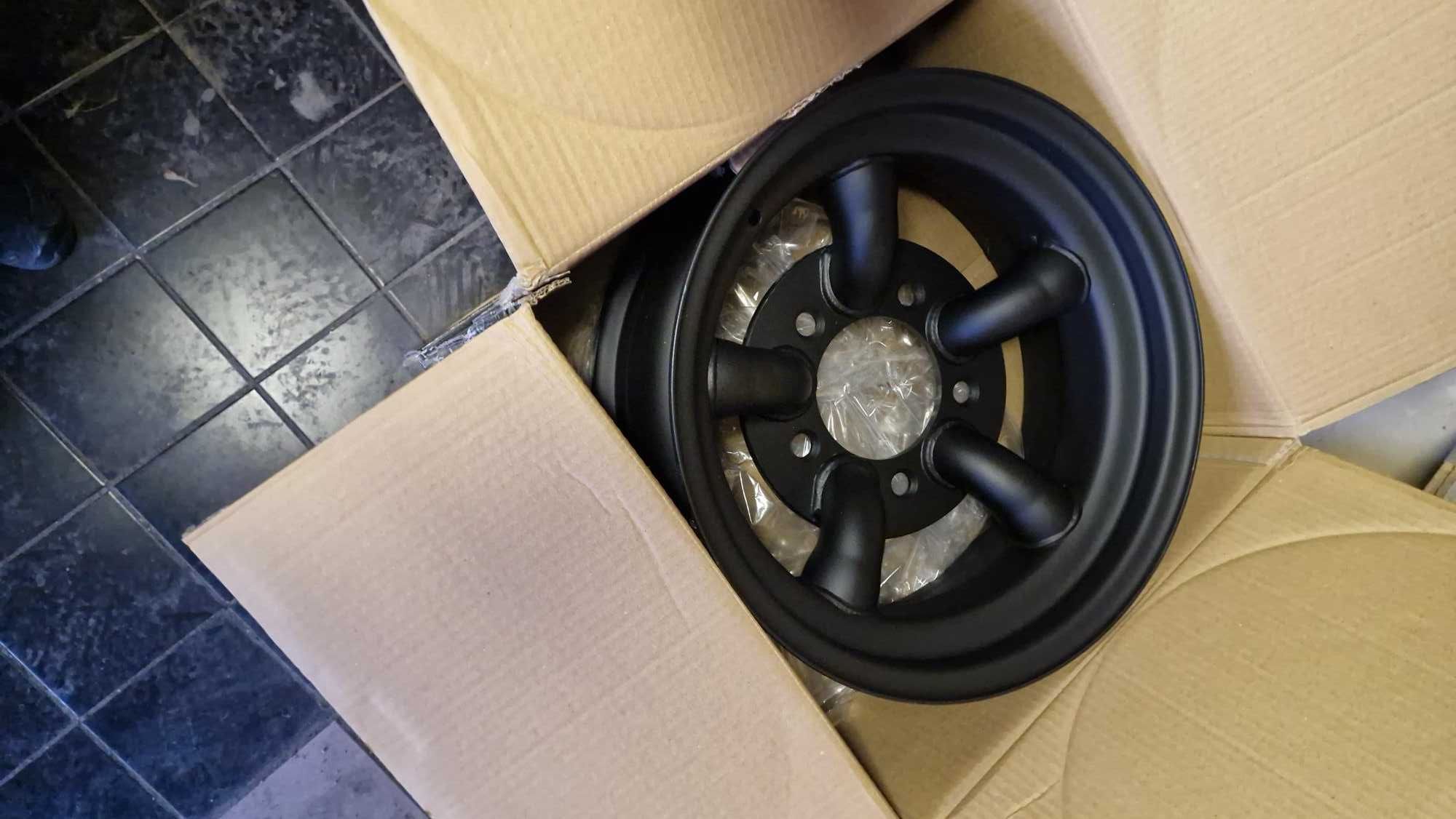 Felgi stalowe 16x7 5x165,1 ET-25, Defender, Discovery , Classic
