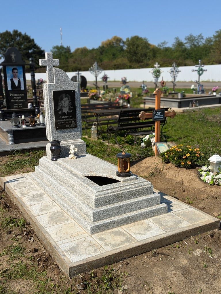 Ремонт старих пам'ятників. Залиття Обмосток. Вирівнювання п