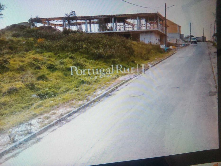 Coutada V.F. Xira vendo 1 de 3 lotes  nesta prestigiada urbe.