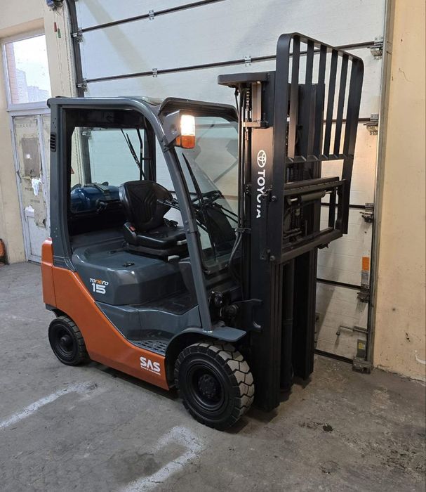 Навантажувач вилковий, газовий 1.5 тонни
Toyota 02-8FGF15