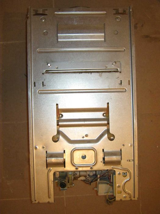 Przepływowy gazowy podgrzewacz wody ariston fast11