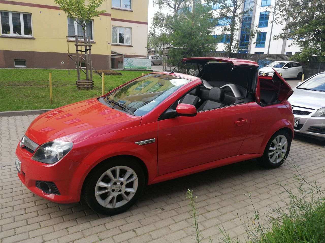 Opel Tigra 1.8 benzyna kabriolet