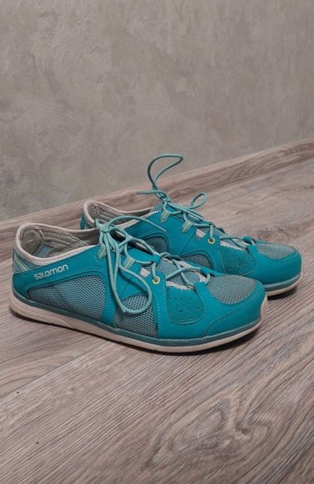 Взуття жіноче вживане