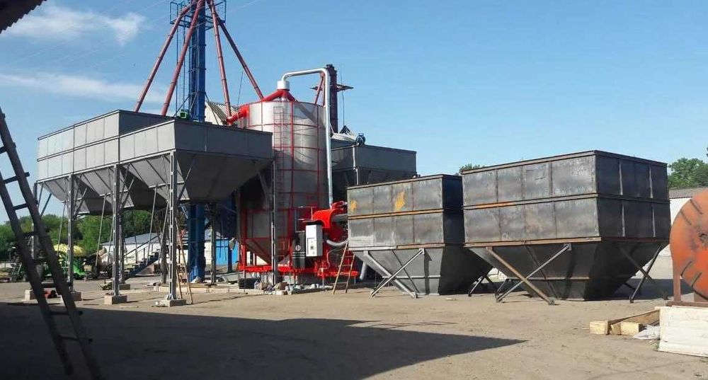 Зерноочисні сепаратори БЦС 25 50 100 з бункерами та пультом керування