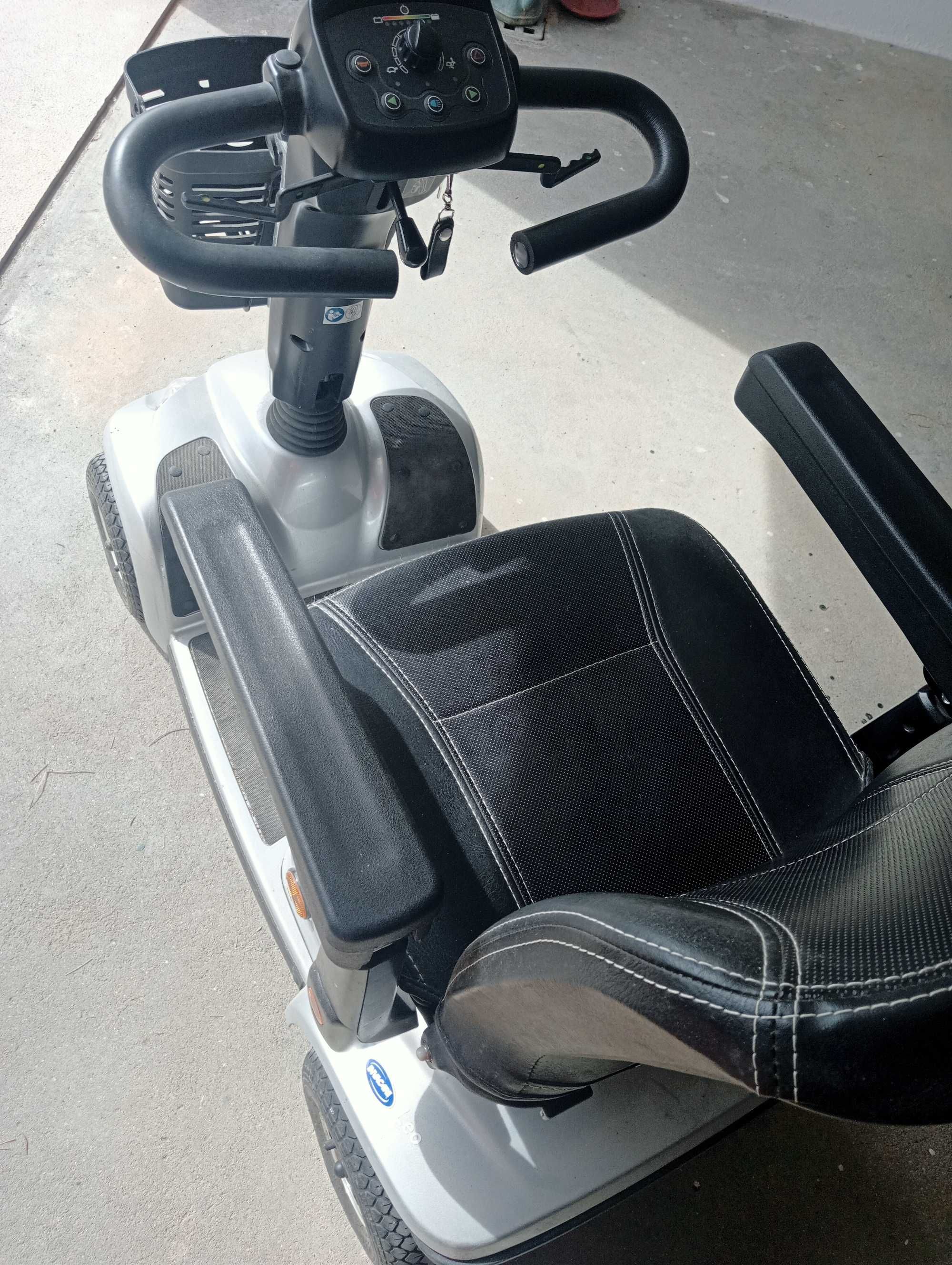 Scooter elétrica de mobilidade reduzida