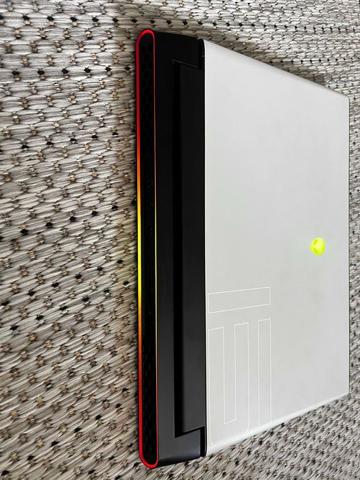 Dell Alilenware M15 R3 i7-10750H Nvidia RTX 2060 6GB 1000GB SSD 144Hz