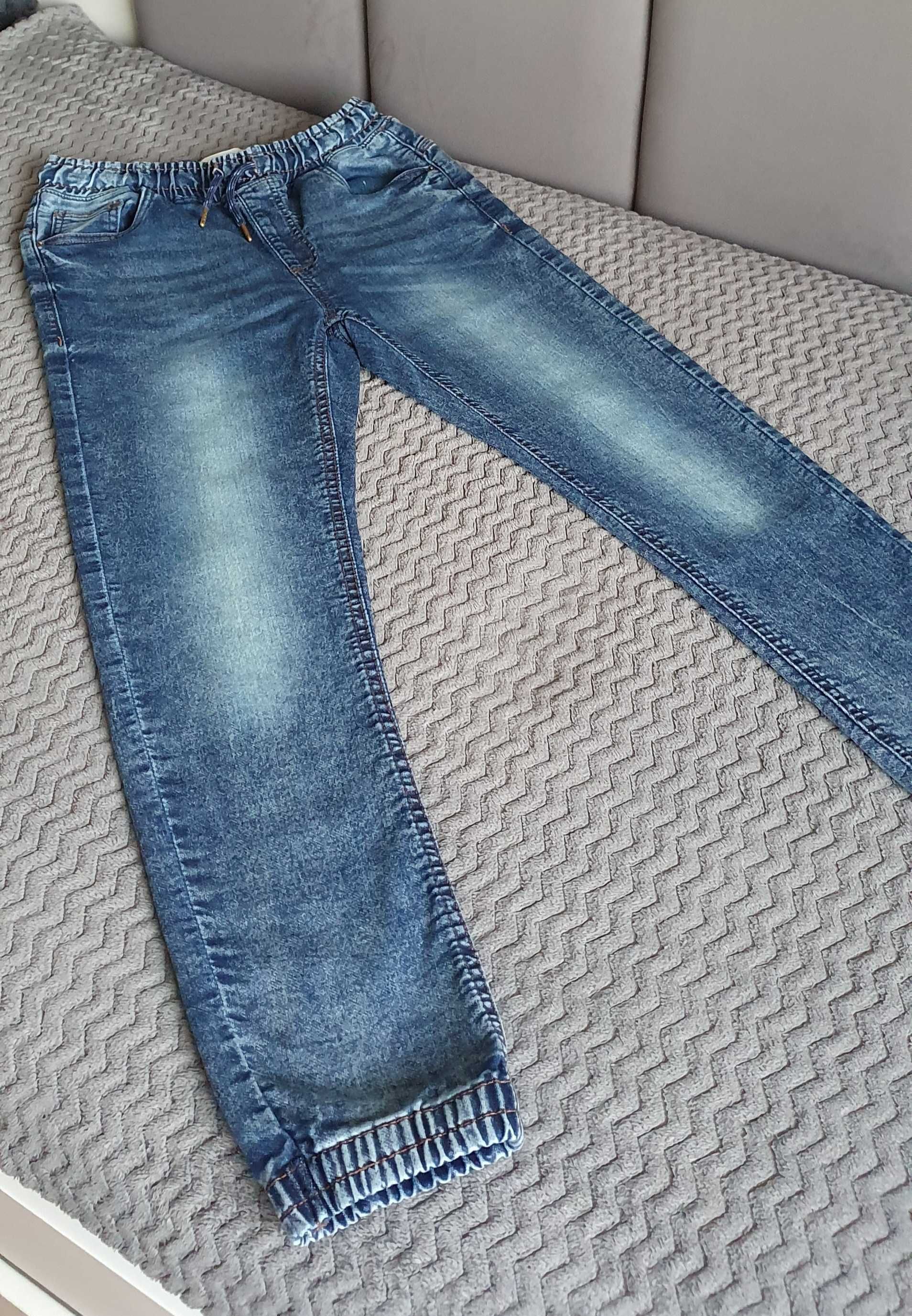 Reserved jeansowe joggery 158cm