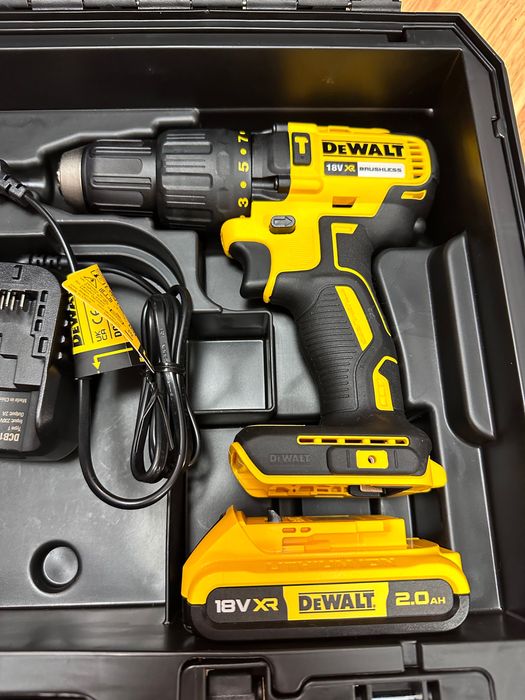 Професійний набір інструментів DeWALT DCK2060D2T