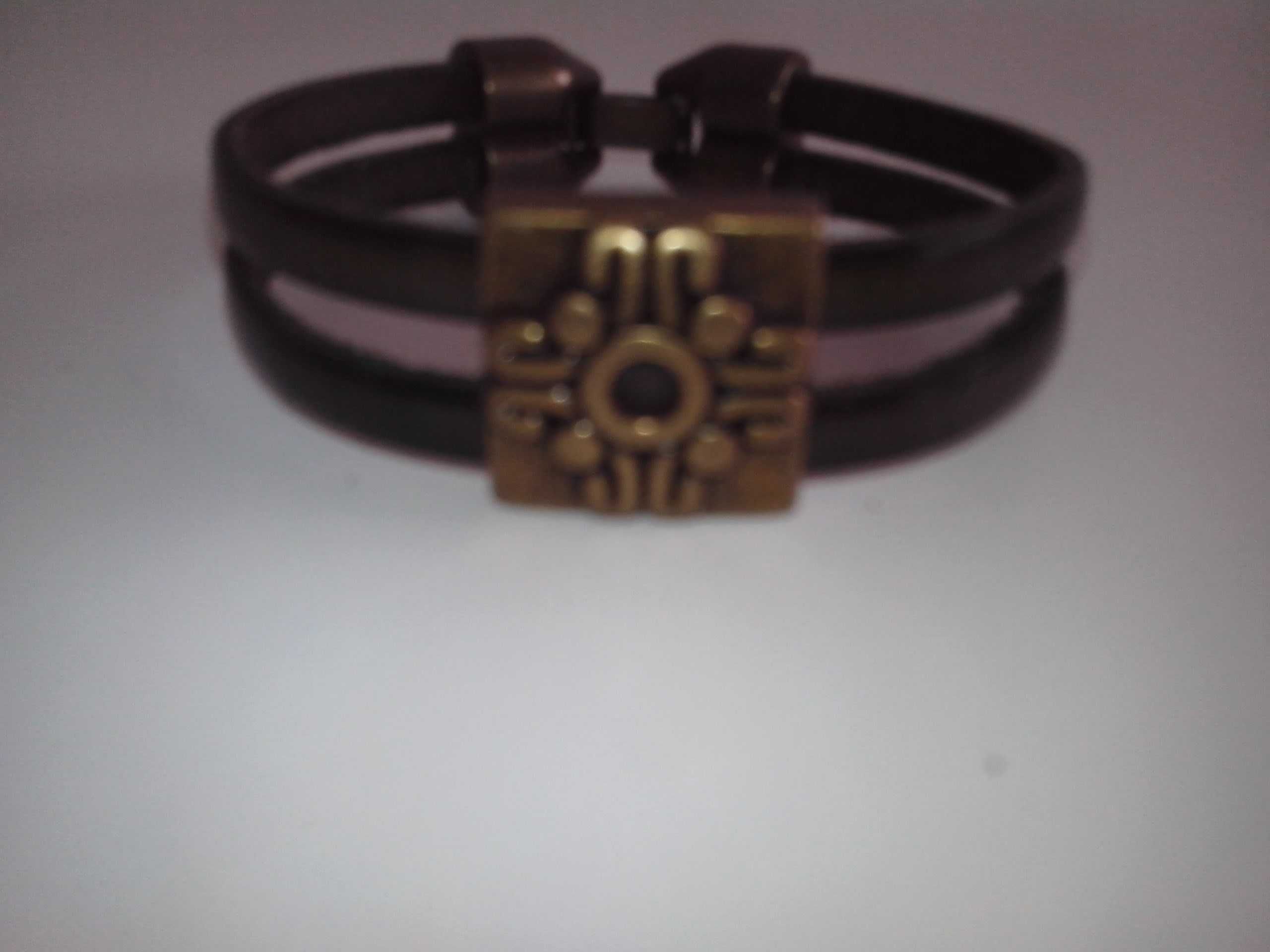 Pulseira de cabedal. Nova.