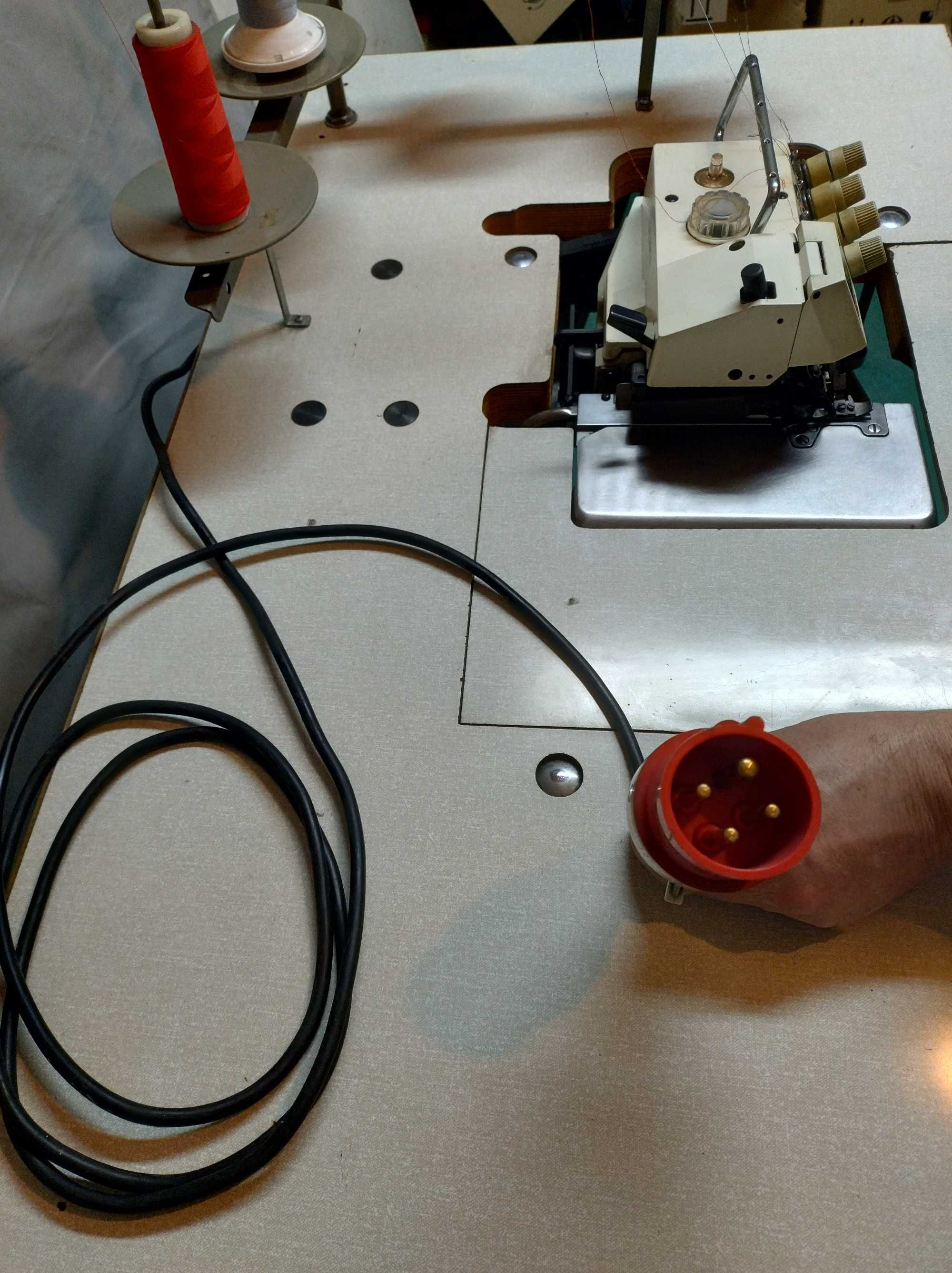 Overlock overlok owerlok 4 nitkowy JUKI MO2400 na siłę Made in JAPAN