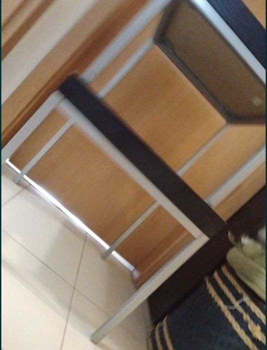 2 mesas de apoio IKEA