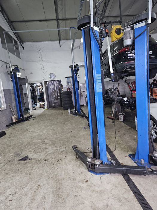 Podnośnik dwukolumnowy śrubowy Werther