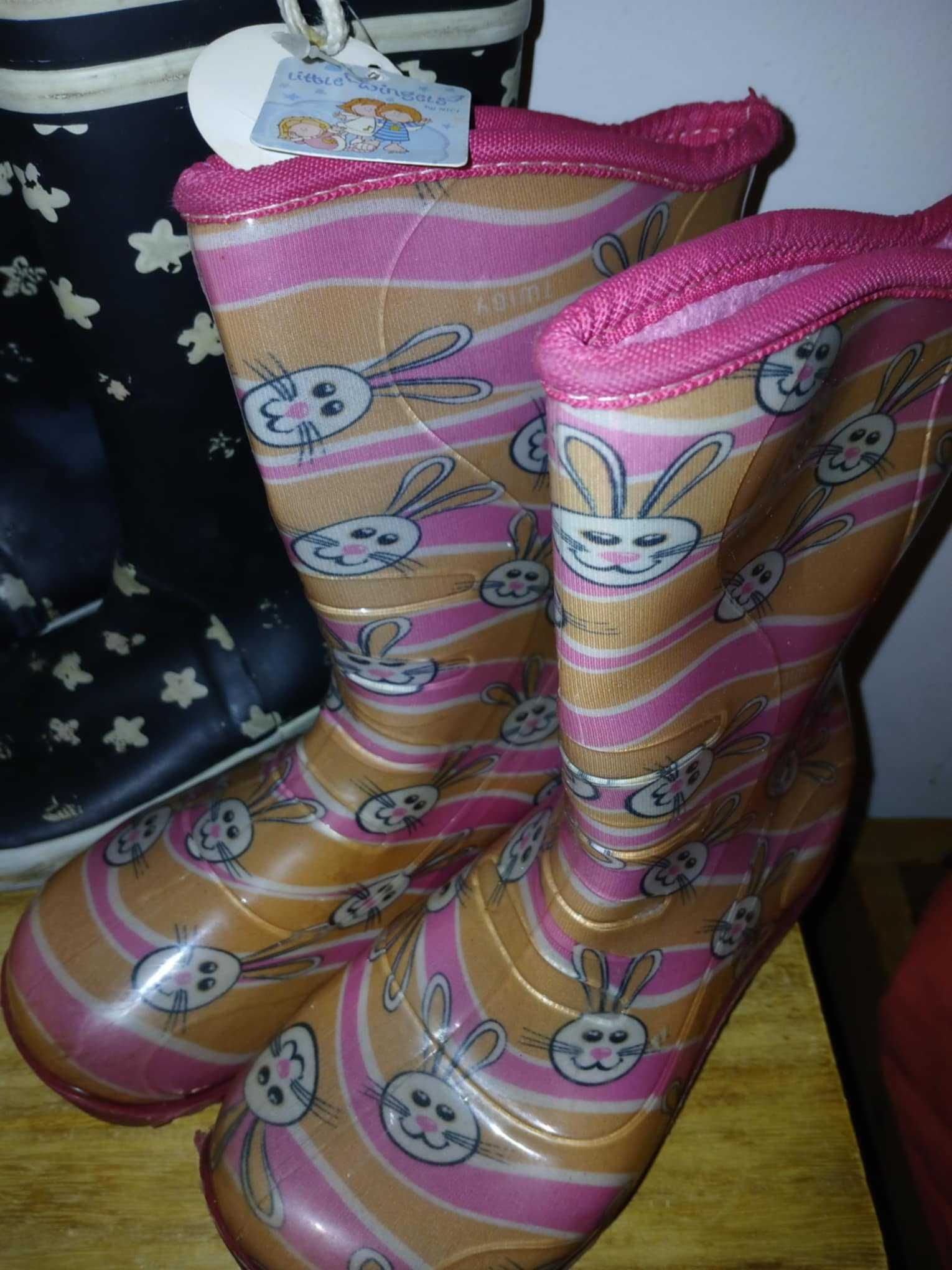 Conjunto de galochas para menina e chapéu de chuva novo! Só 15€!!