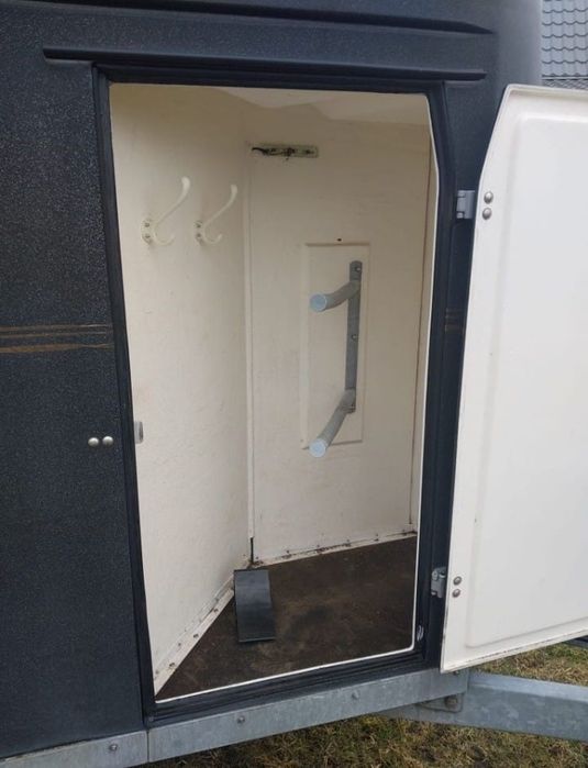 Przyczepa do przewozu koni Böckmann