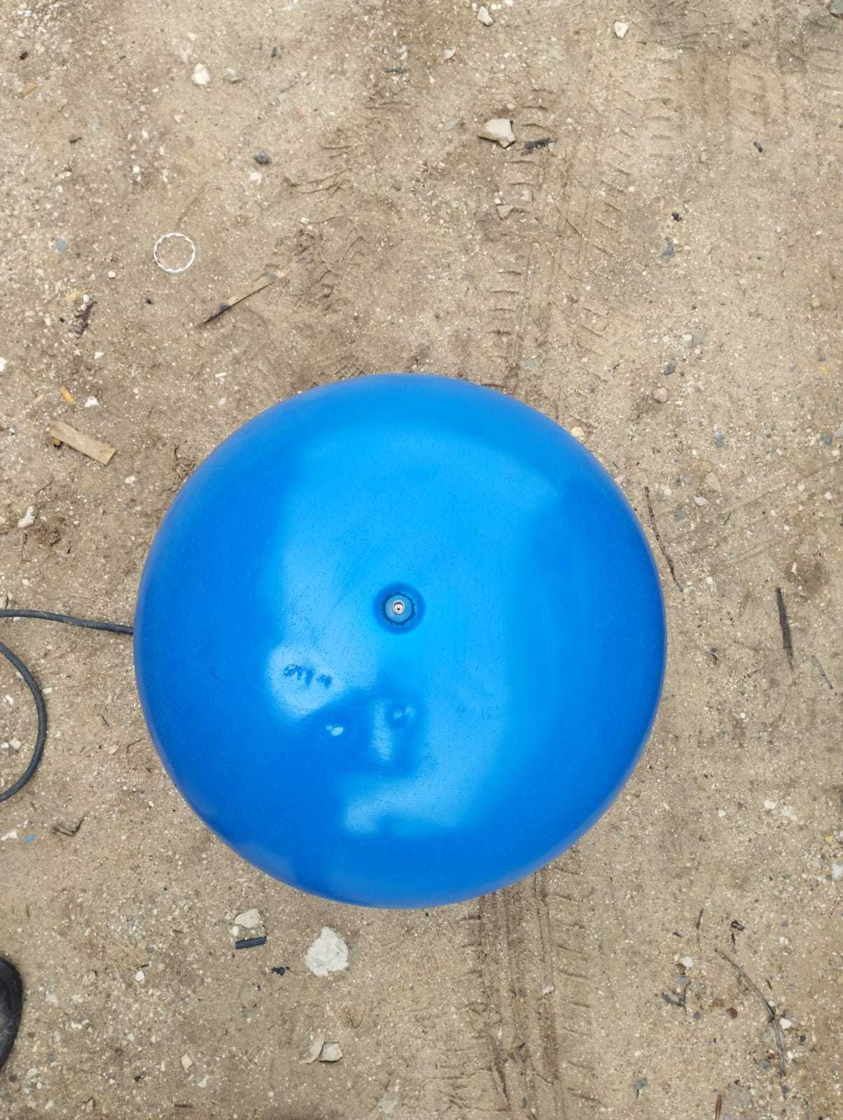 Bomba de agua com balão pressão.
