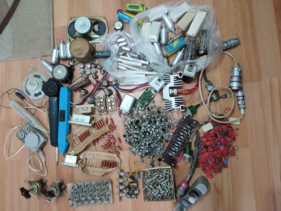 Резисторы Транзисторы диоди радиолампы конденсаторы новое СССР