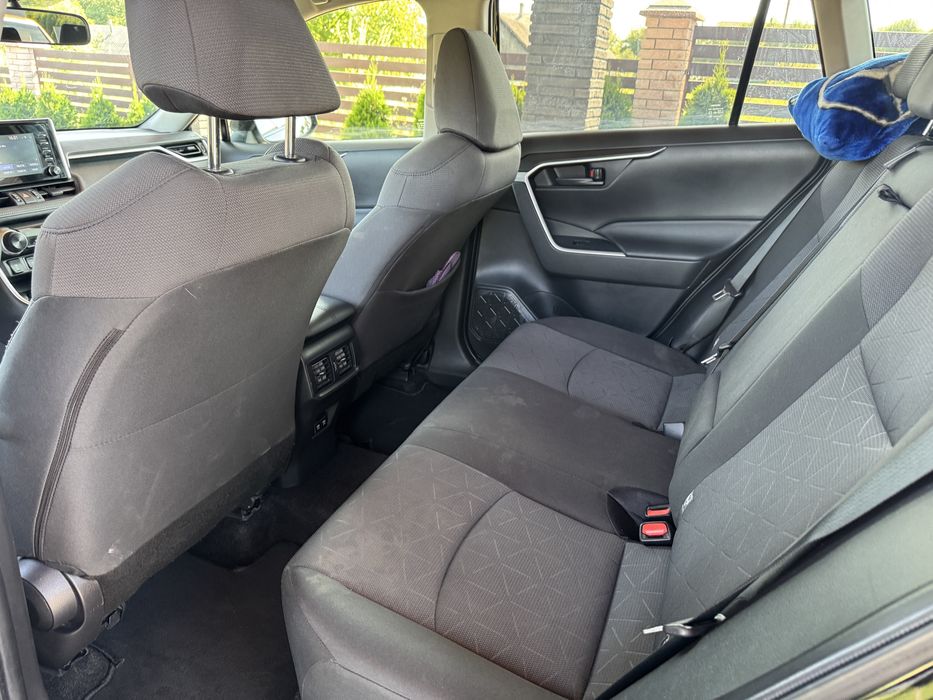 Продається автомобіль Toyota Rav 4