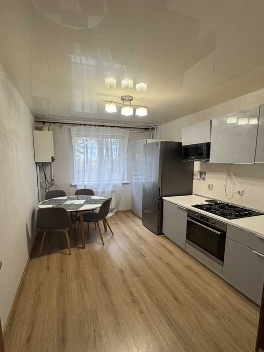 1к! квартира, ЖК Садовий, 1/9 поверх, 43 м2, євроремонт, все залишають