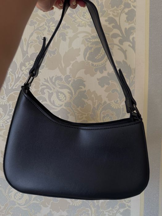 Сумка, чорна ,шкіряна, невеликого розміру