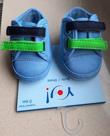 Buty dla niemowlaka 0-6 m