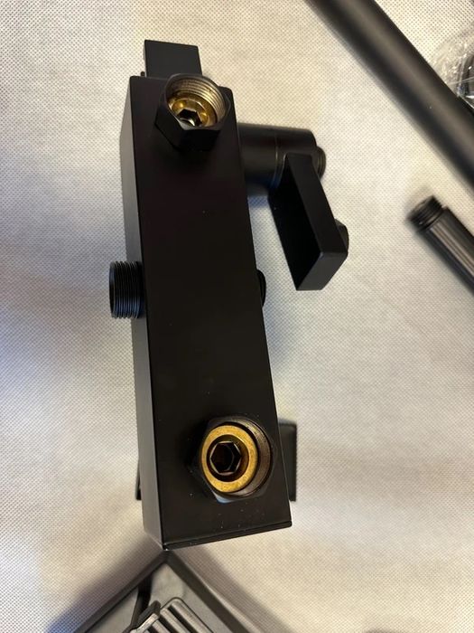 Zestaw prysznicowy czarny – deszczownica, słuchawka, bateria