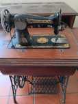 Máquina de Costura Singer