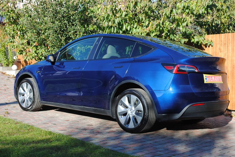 Tesla Y 2024 DUAL motor 24k км супер стан!