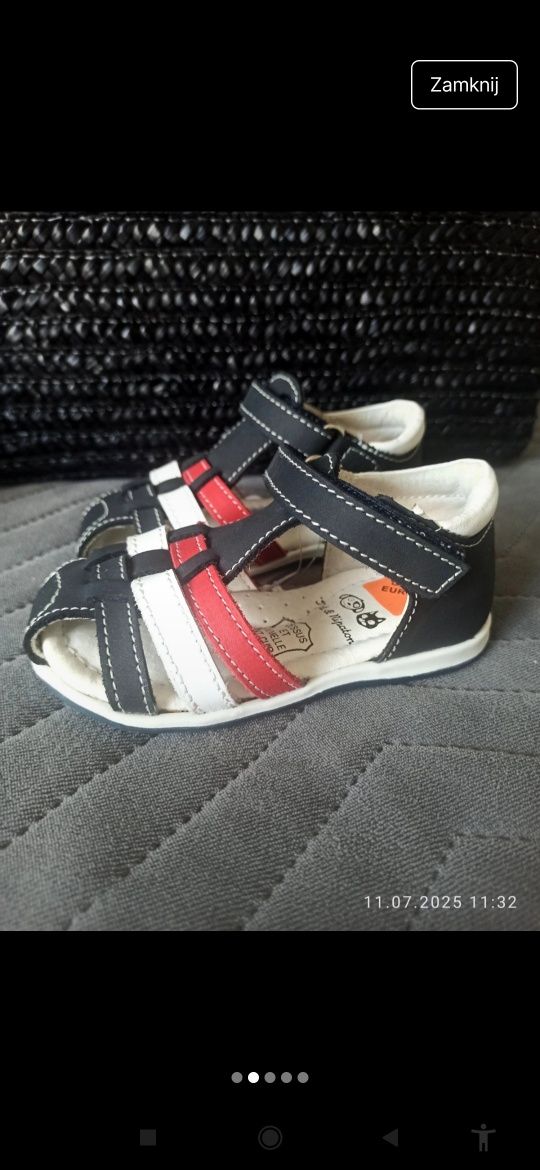 Nowe skórzane sandałki r.21
