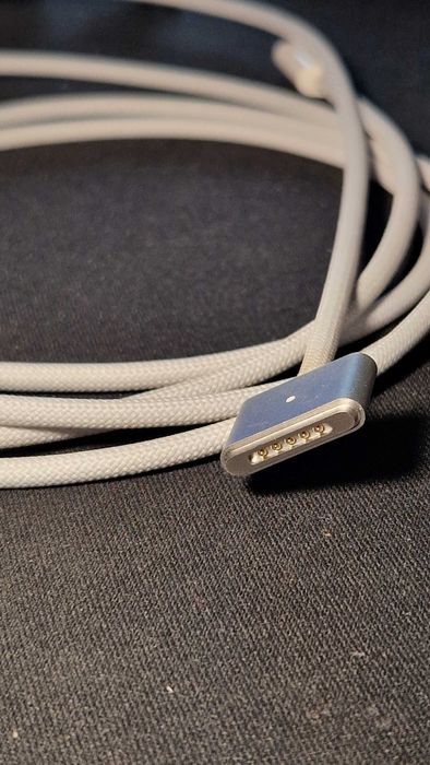 USB Кабель живлення Apple USB-C to Magsafe 3 2м (MLYV3ZM/A)