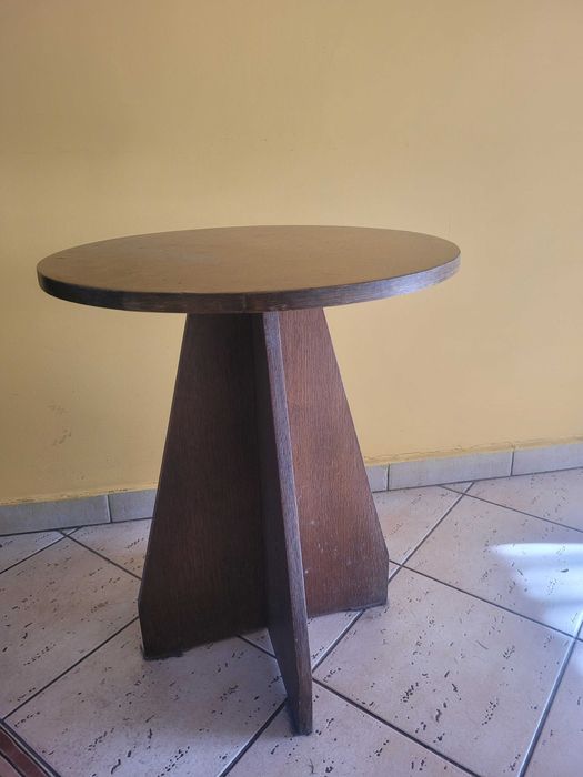 Mały okrągły stolik kawowy