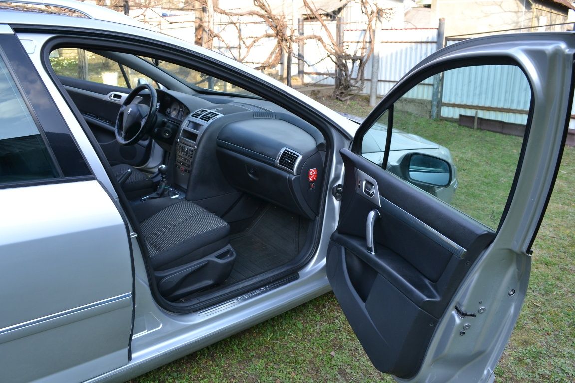 Peugeot 407 sw сірий
