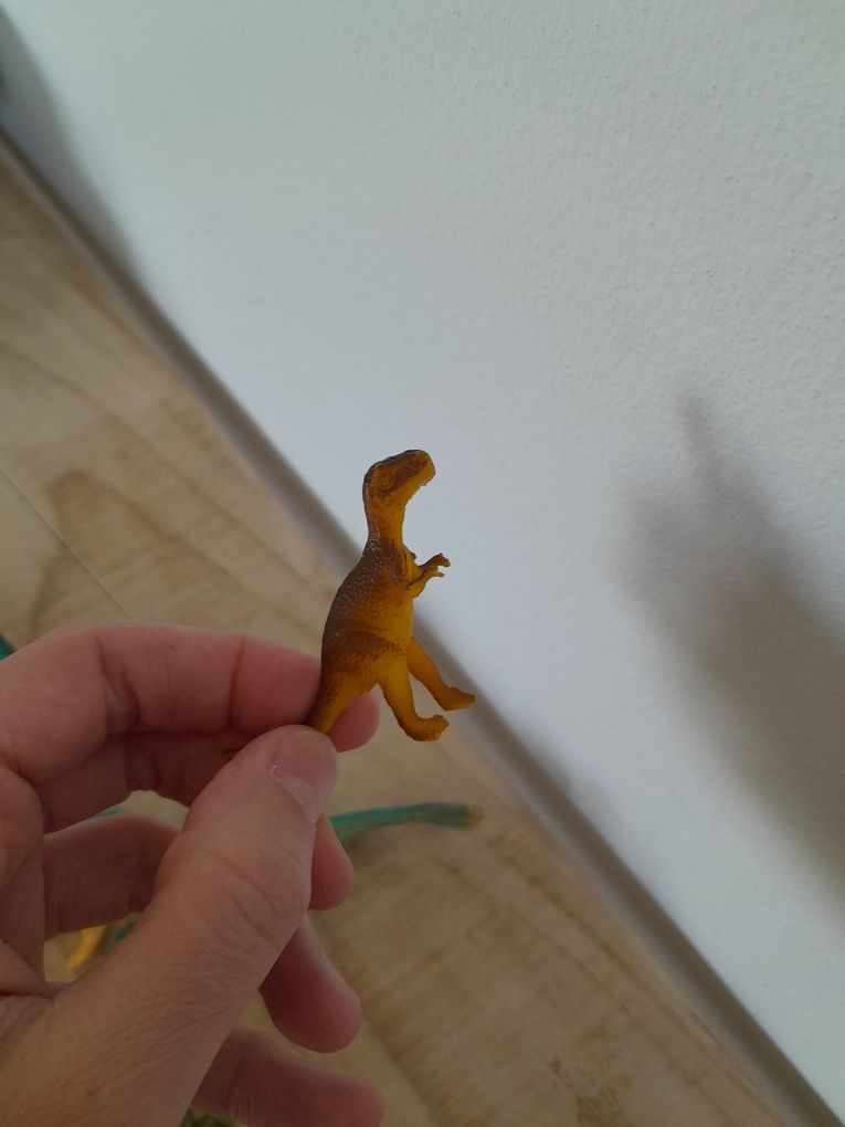 Dinozaury figurki zabawki diplodog zestaw Smyk