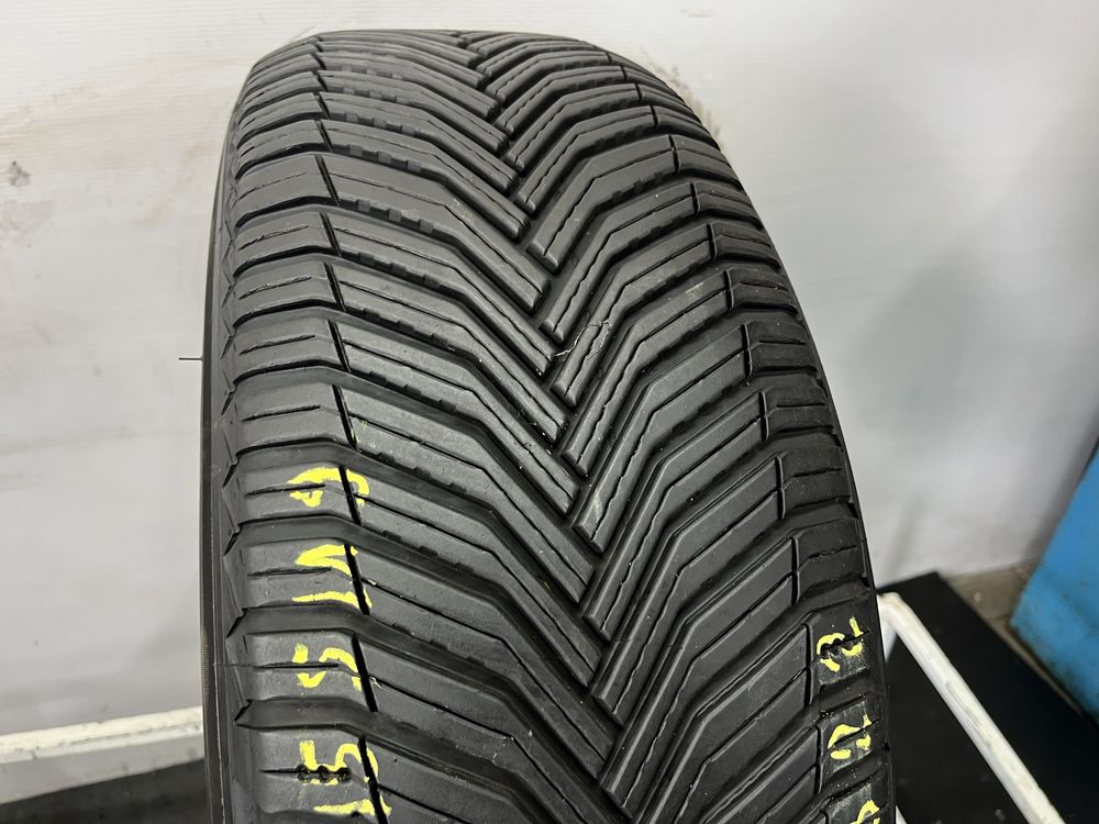 235/55/19 105H Michelin Cross Climate2