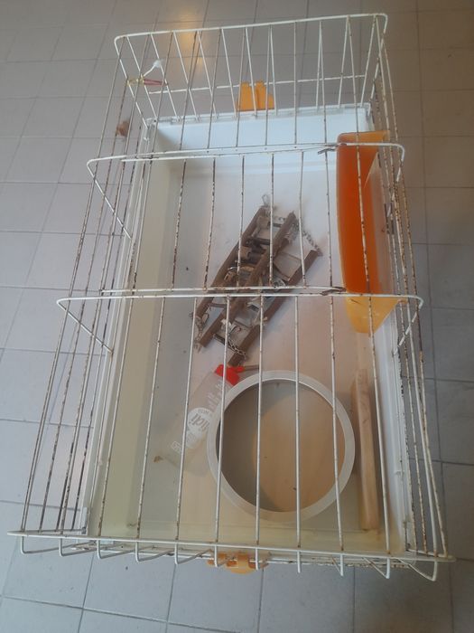 Gaiola com acessórios para animais de estimação. Não faço entregas. Ma