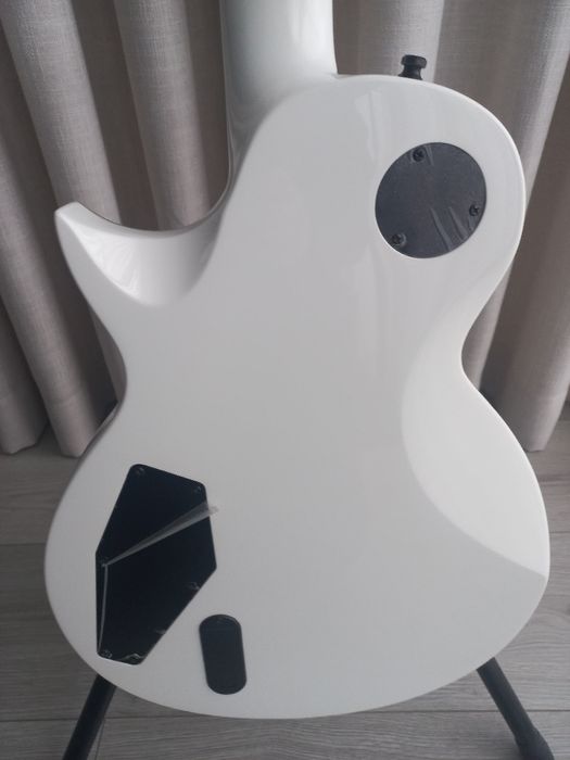 Harley Benton  SC Custom IIl Active + case ( Cena do 23.11.25)