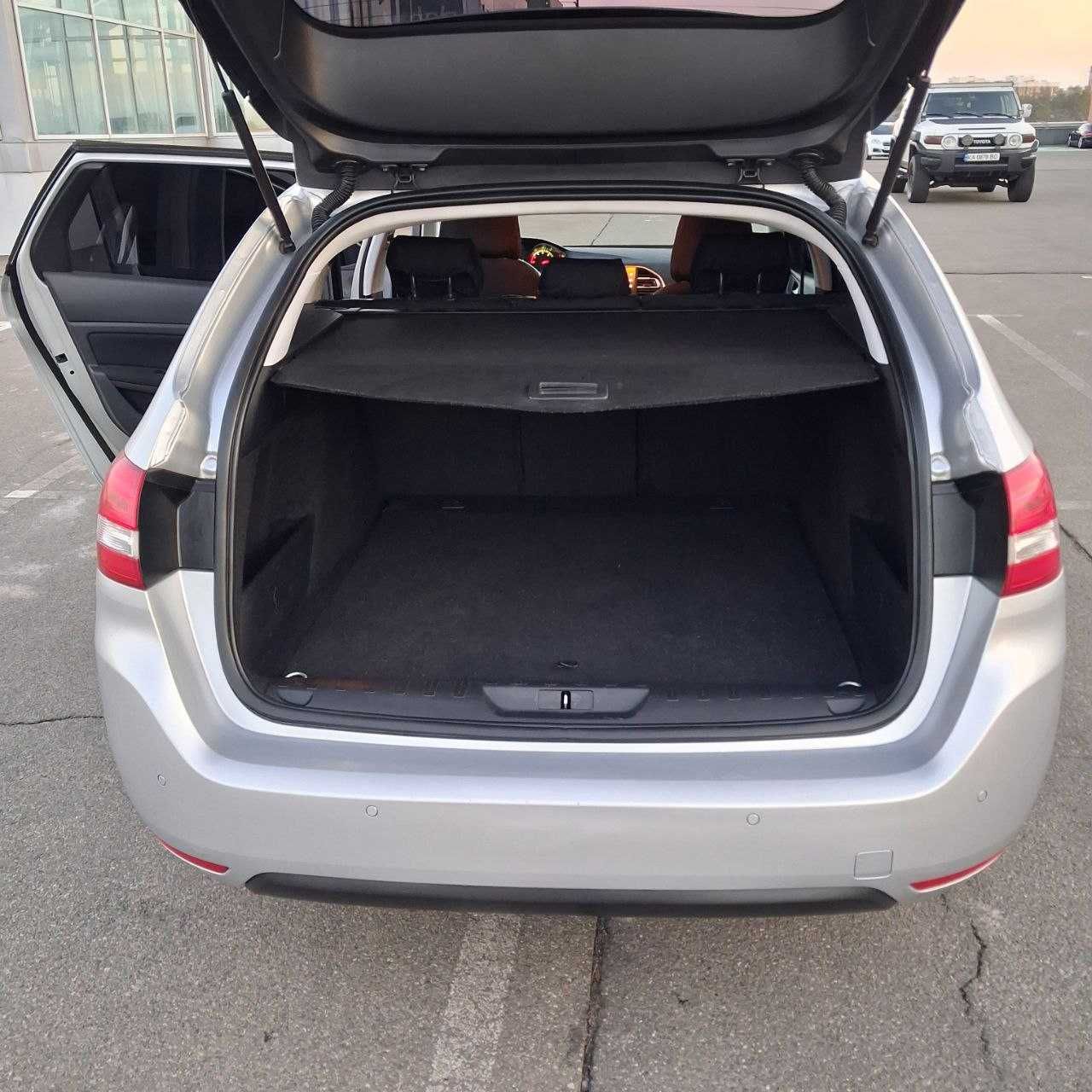 Офіційний Peugeot 308 II покоління 1.6D MT 2016 р.