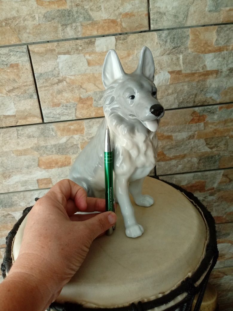Figurka porcelanowa siedzący piesek owczarek Royal Ashmore