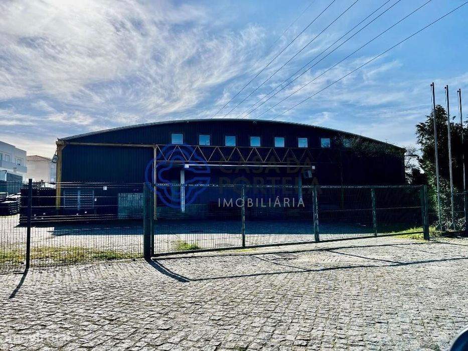 Vendo Armazém Industrial com PT em Vila do Conde.
