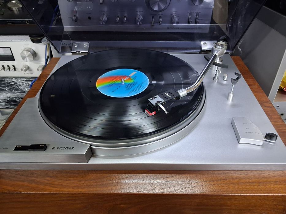 Програвач платівок Pioneer PL-A35