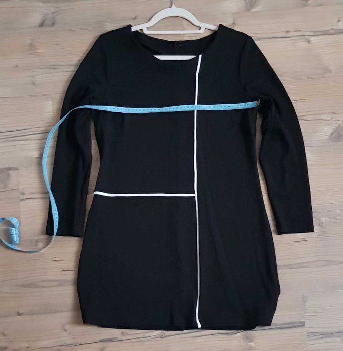 czarna sukienka z białymi wstawkami, rozmiar 38/40