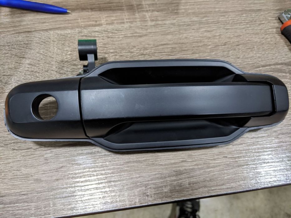 Ручки дверні зовнішні з хромом та без нові на Кіа Соренто