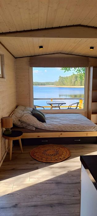 Domek nad jeziorem balia jacuzzi sauna