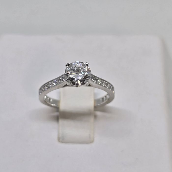 GIA 1.37 ct H/VS1 Excellent натуральные бриллианты . Золотое кольцо.