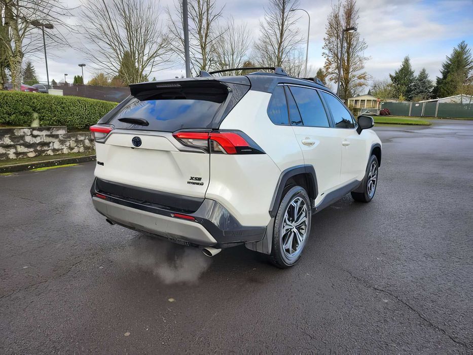 Toyota RAV4      2023